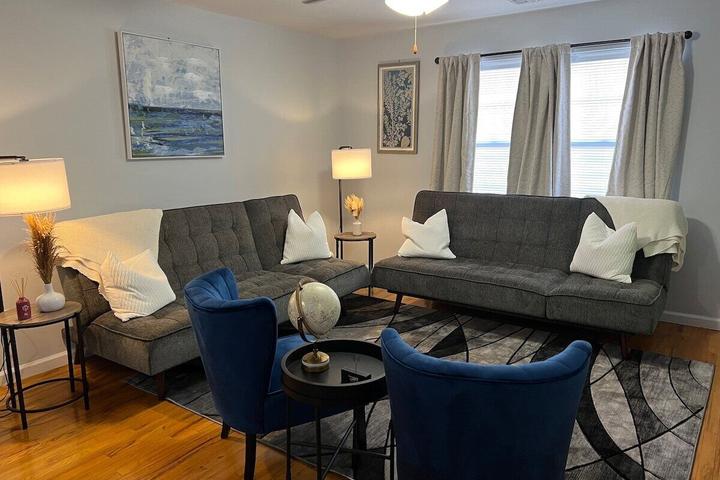 Pet Friendly Modern Condo with Parking Near Times Square Ny