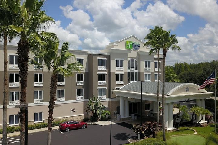 Pet Friendly Holiday Inn Express Hotel & Suites New Tampa I-75 an IHG Hotel