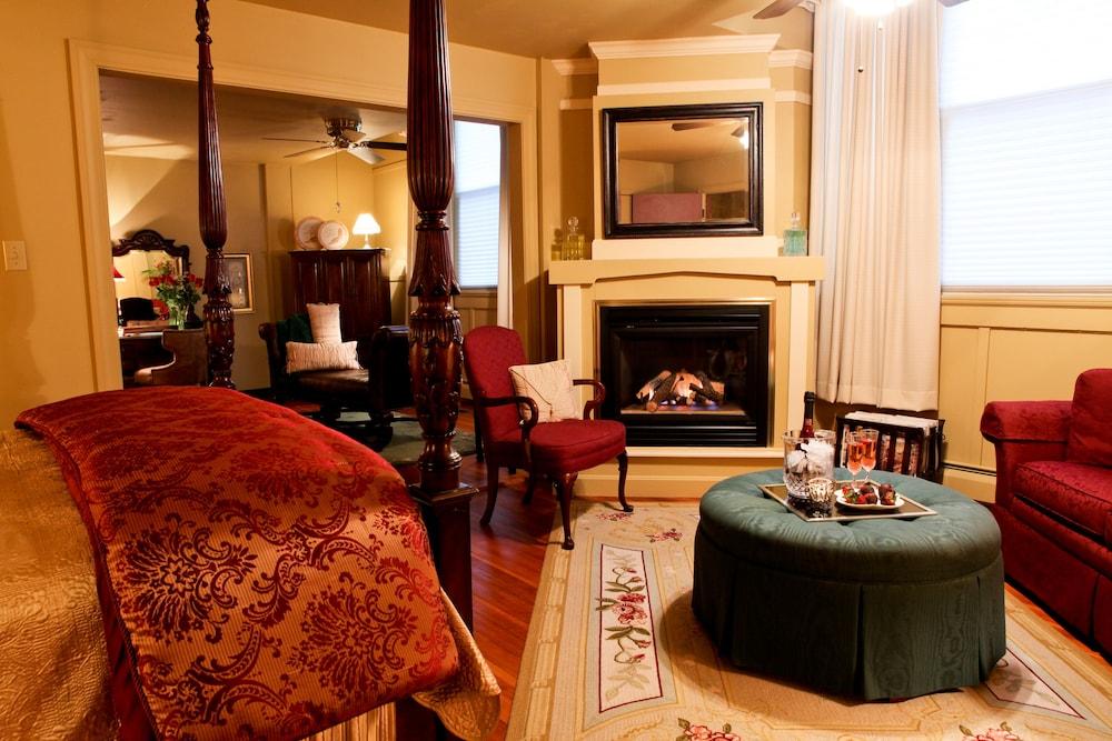 Pet Friendly Haven By the Sea