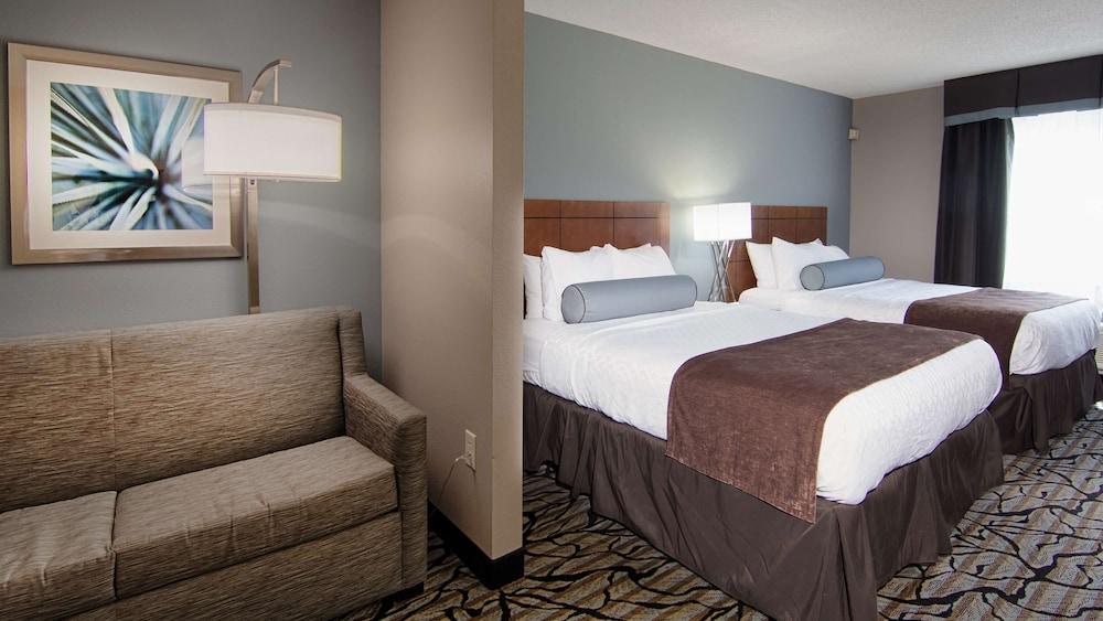 Pet Friendly Best Western Plus Blaine at the National Sports Center