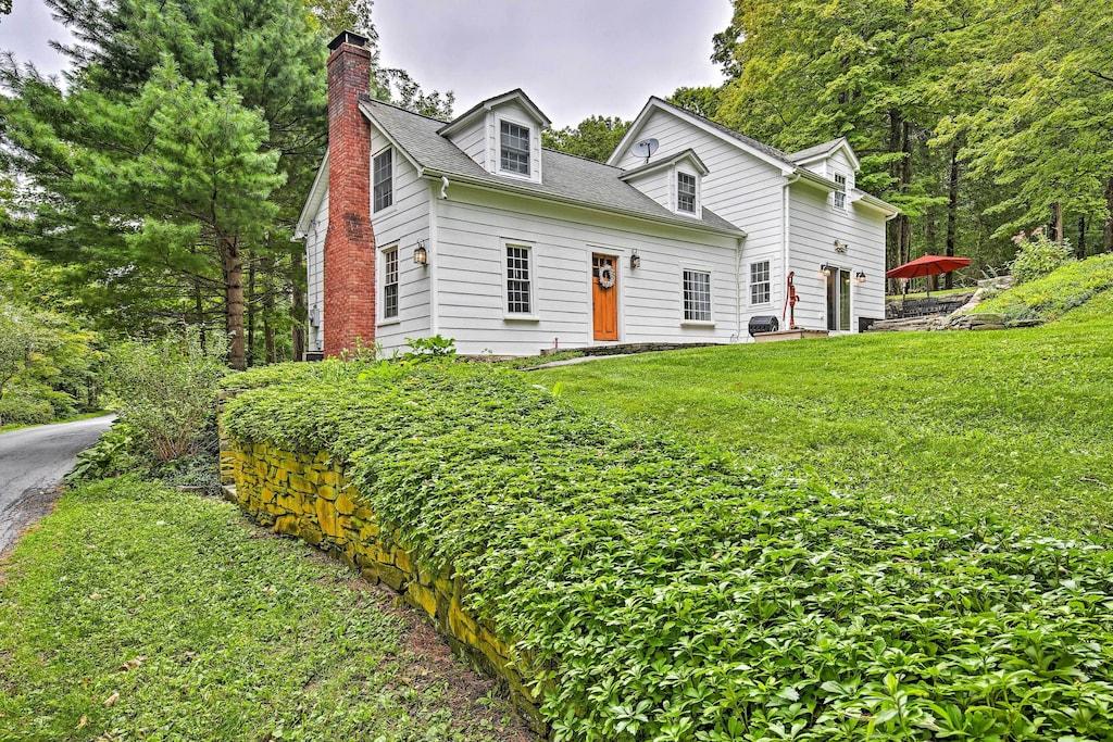 Enchanting Hudson Valley Farmhouse Pet Policy