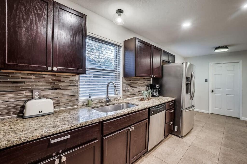 Spacious North Dallas Retreat Pet Policy