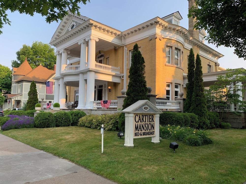 Pet Friendly Cartier Mansion Bed and Breakfast