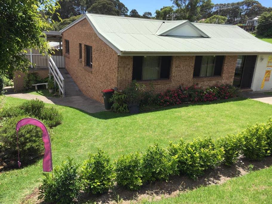 Narooma Airbnb Rentals Pet Policy