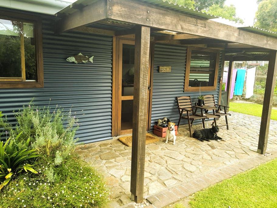 Narooma Airbnb Rentals Pet Policy