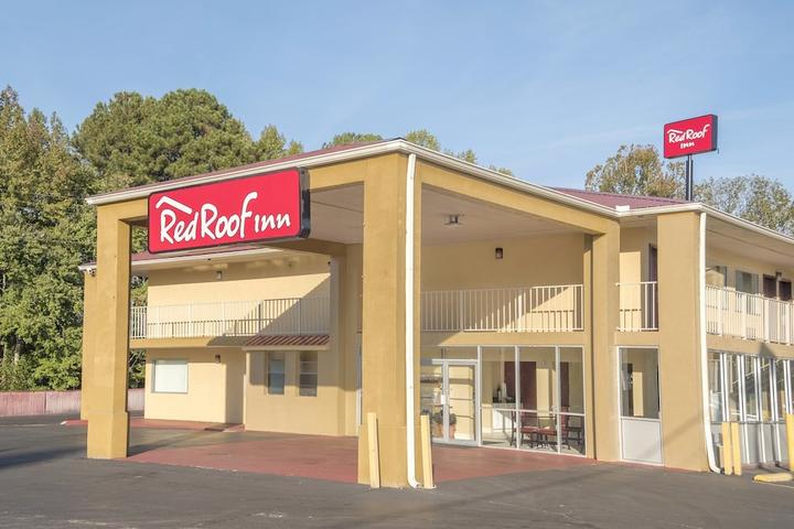 Pet Friendly Red Roof Inn Acworth - Emerson/ LakePoint South