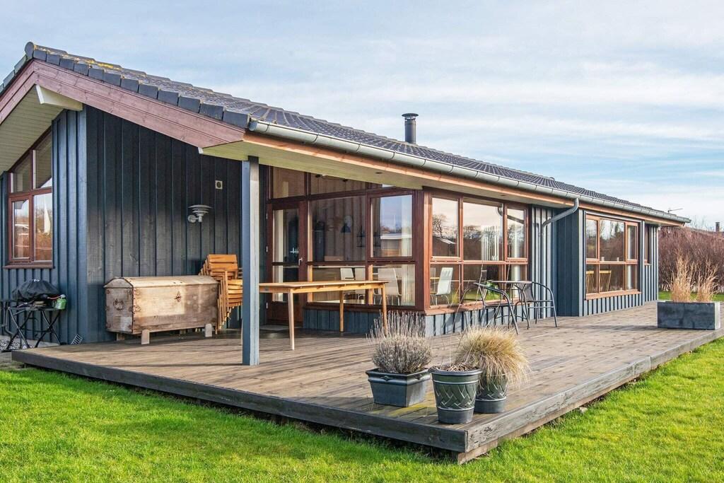 Pet Friendly 3/1 Holiday Home in Rønde