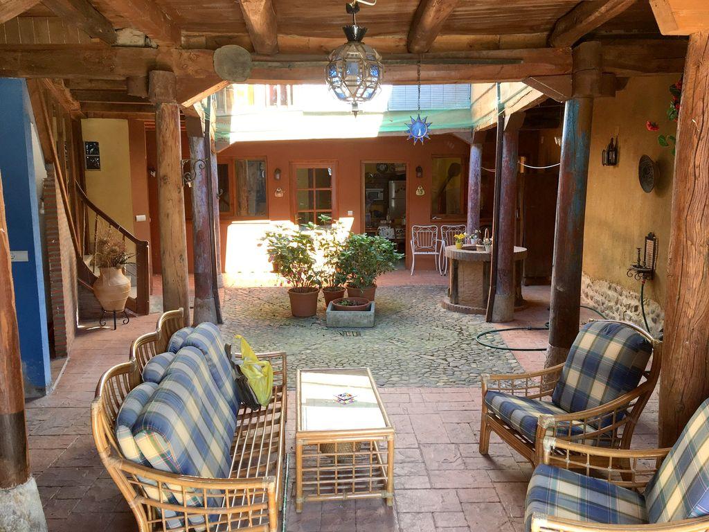 4 2 House with Fireplace Pet Policy