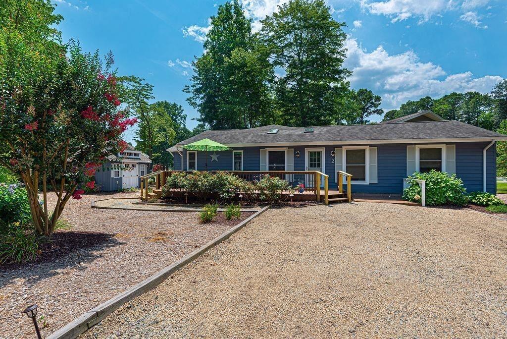 Peaceful Portage Waterfront 3BR Pet Policy