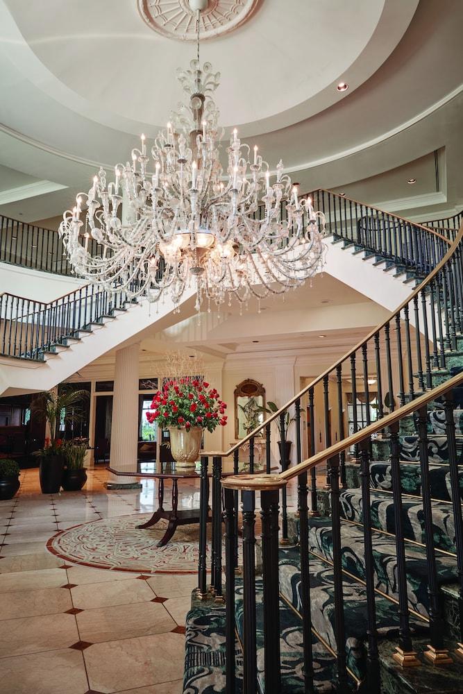 Pet Friendly The Charleston Place