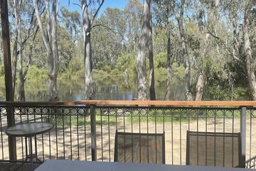 Pet Friendly Large Home Overlooking the Ovens River