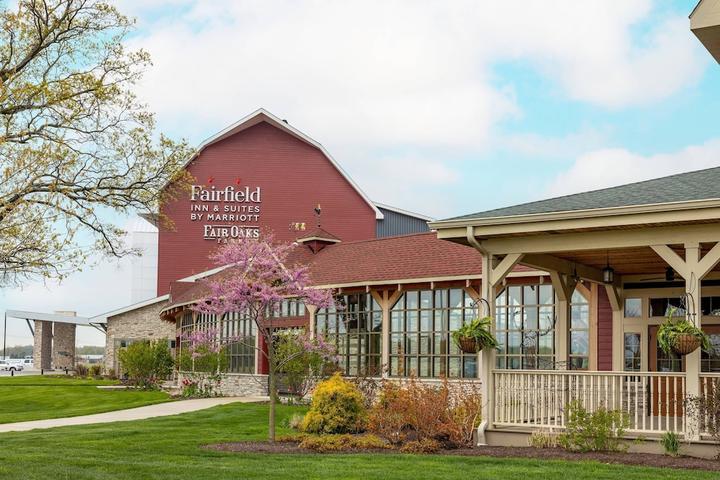 Pet Friendly Fairfield Inn & Suites by Marriott Fair Oaks Farms