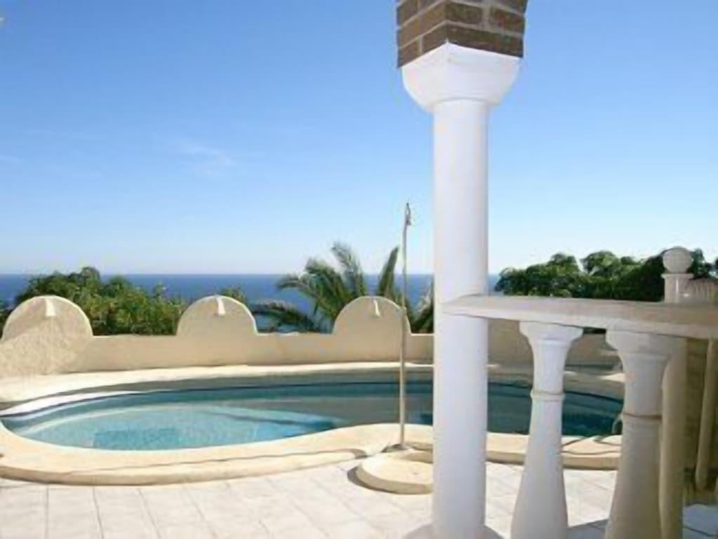 Pet Friendly Villa with Private Pool & Stunning Sea Views