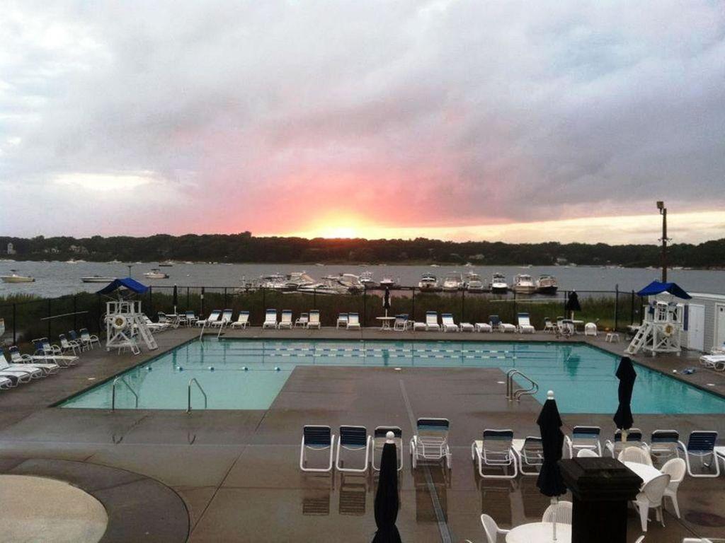 Pet Friendly Hotels In Falmouth Ma Bringfido