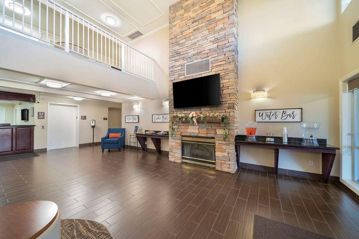 Pet Friendly Comfort Suites Red Bluff Near I-5
