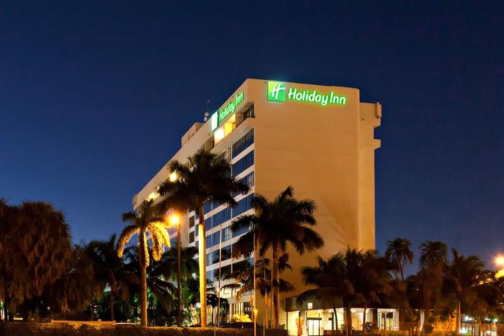 Pet Friendly Holiday Inn Miami West - Airport Area an IHG Hotel