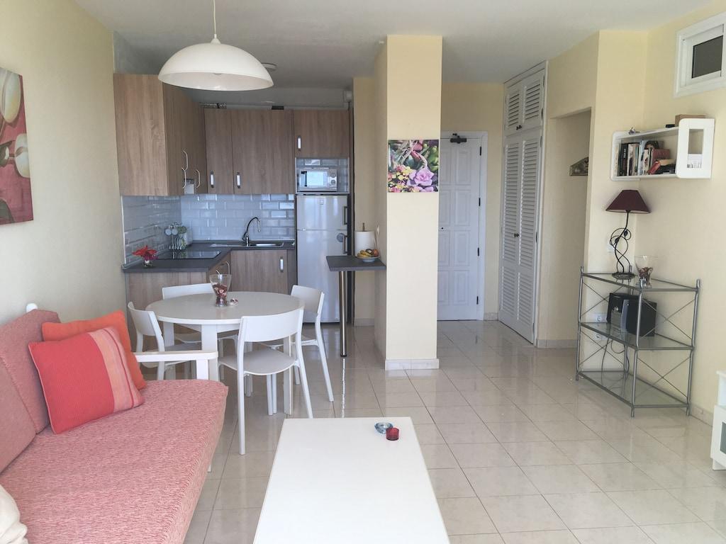 Pet Friendly Flat in Adeje for 4 Guests