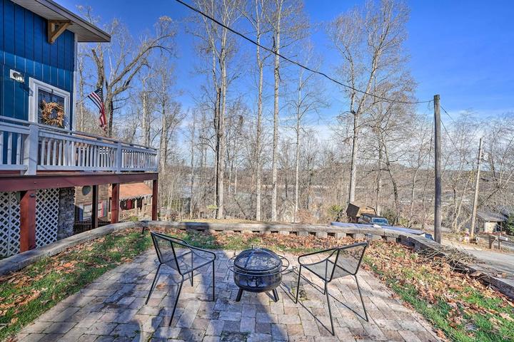 Pet Friendly Gray Home with View of Boone Lake + Fire Pit