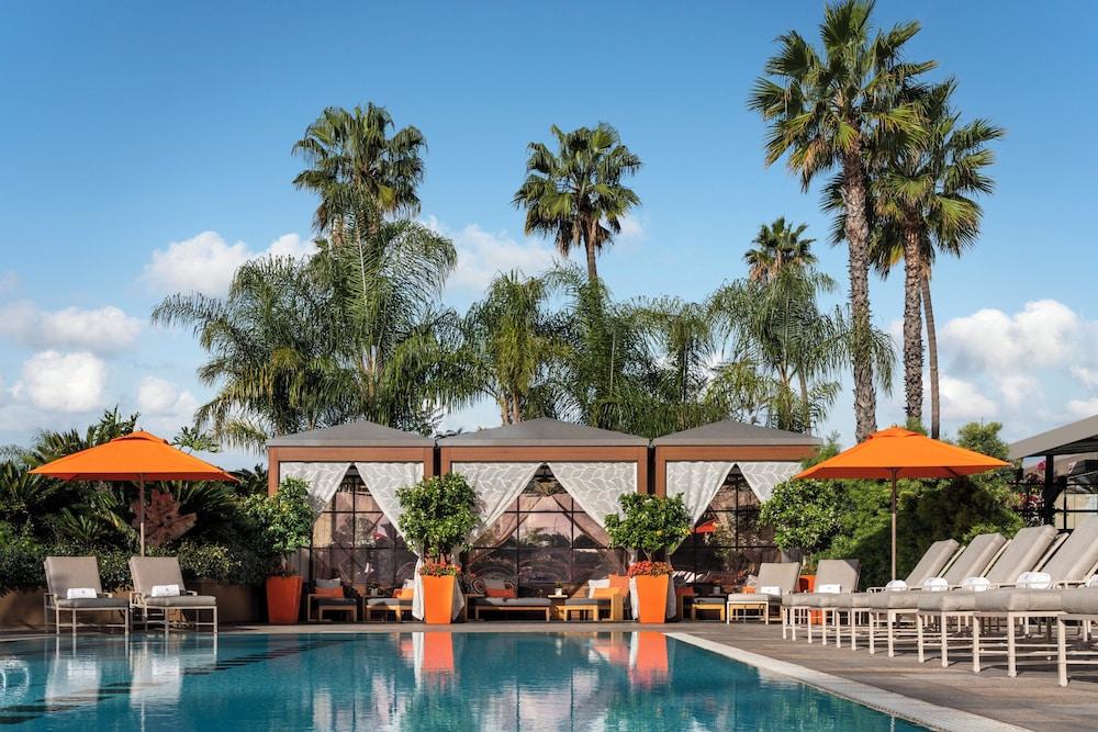 Pet Friendly Four Seasons Hotel Los Angeles at Beverly Hills