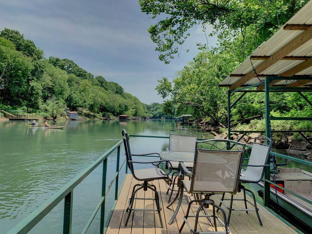 Pet Friendly Dripping Springs Retreat on Little Red River