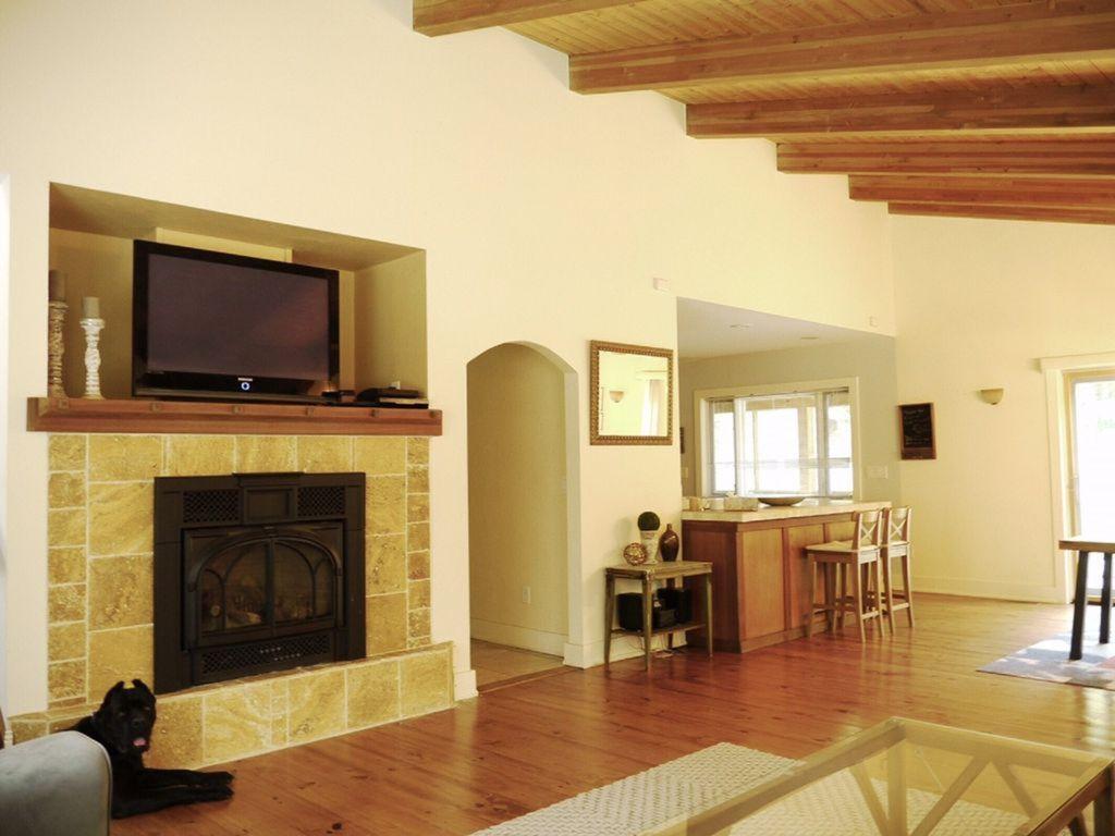 Woodstock Nature's Chateau Pet Policy