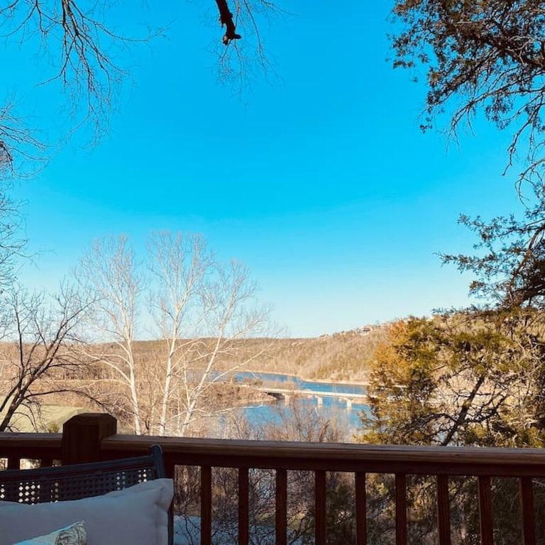 Pet Friendly The Big Chill on Table Rock Lake