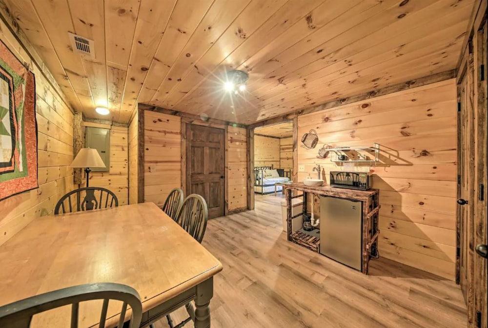 Pet Friendly Mountain Retreat Near City with Views & Grill