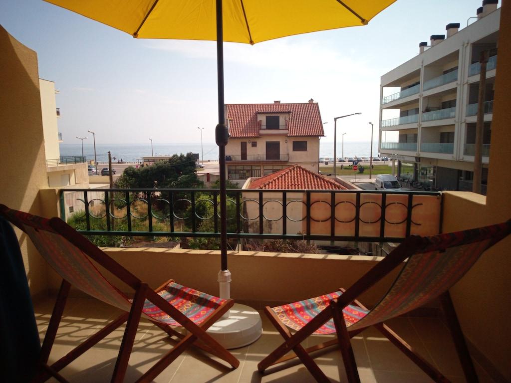 Pet Friendly Flat Over the Sea 1 Minute to the Beach