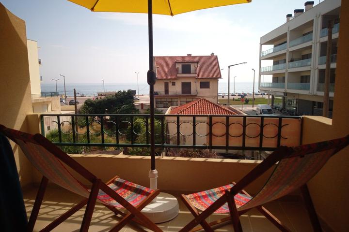 Pet Friendly Flat Over the Sea 1 Minute to the Beach
