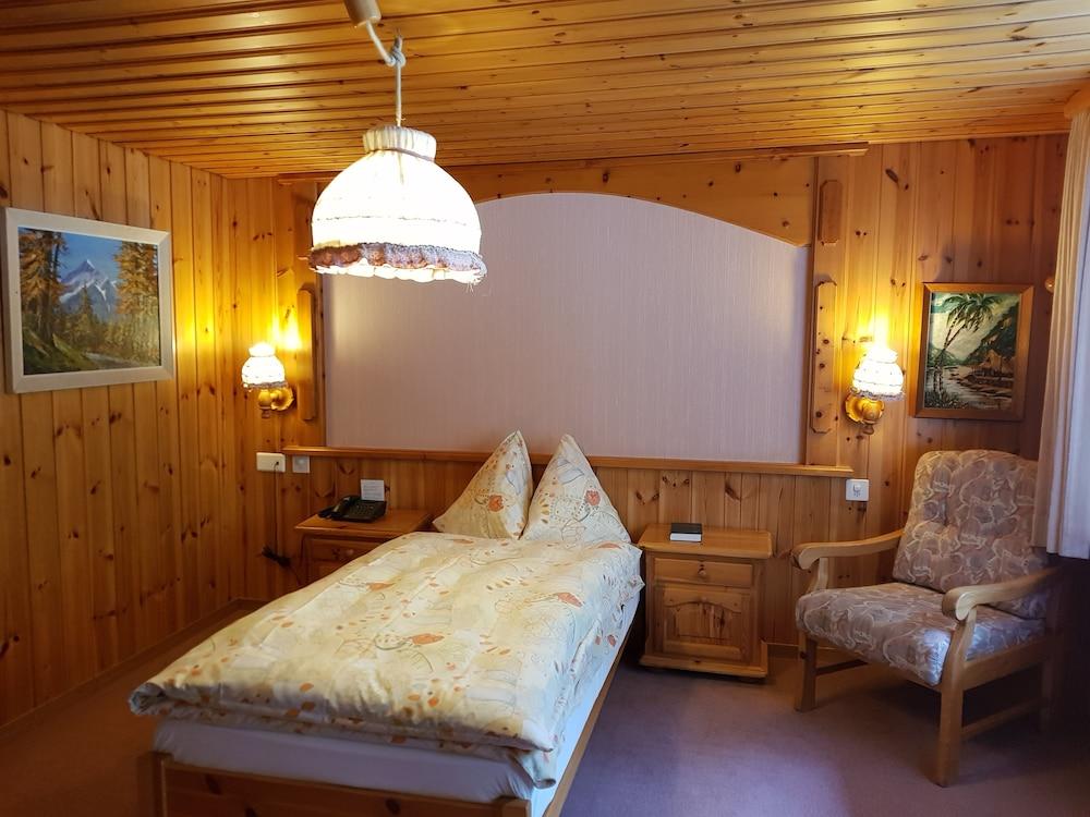 Pet Friendly Alpine Budget Rooms by Täscherhof