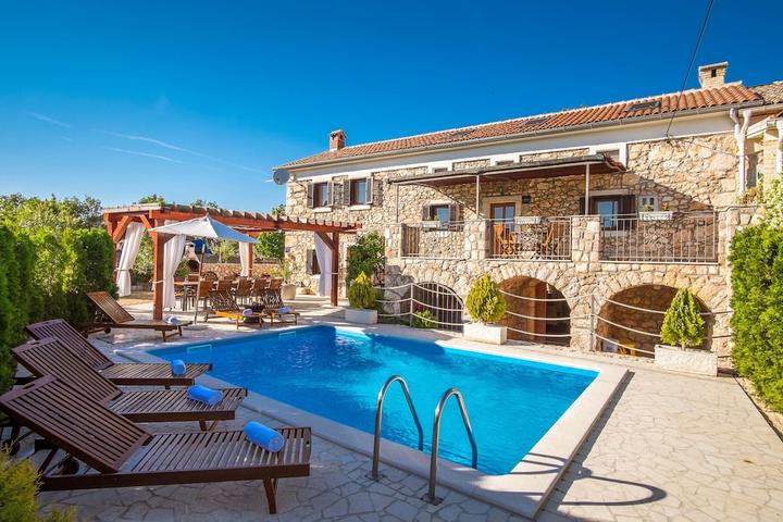 Pet Friendly Old Stone House with Swimming Pool