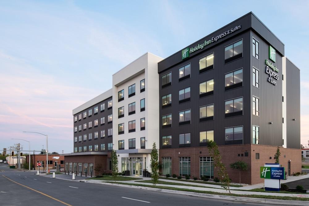 Pet Friendly Holiday Inn Express and Suites Little Rock Downtown an IHG Hotel