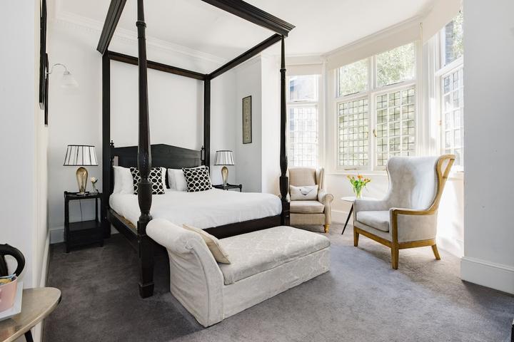 Pet Friendly The Abbey Notting Hill