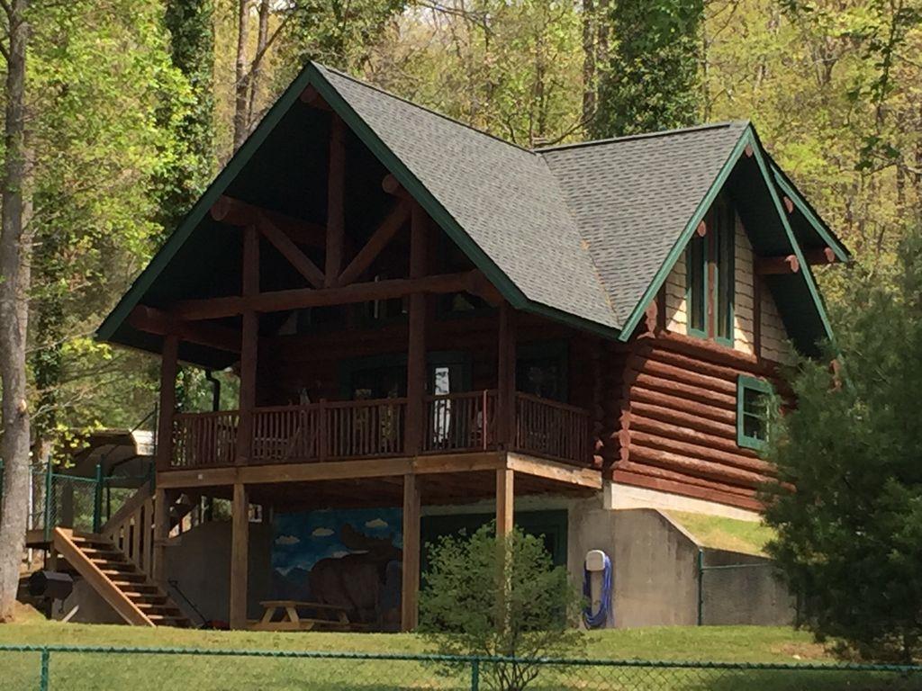 Pet Friendly Gwen's Cozy Cabin Rentals