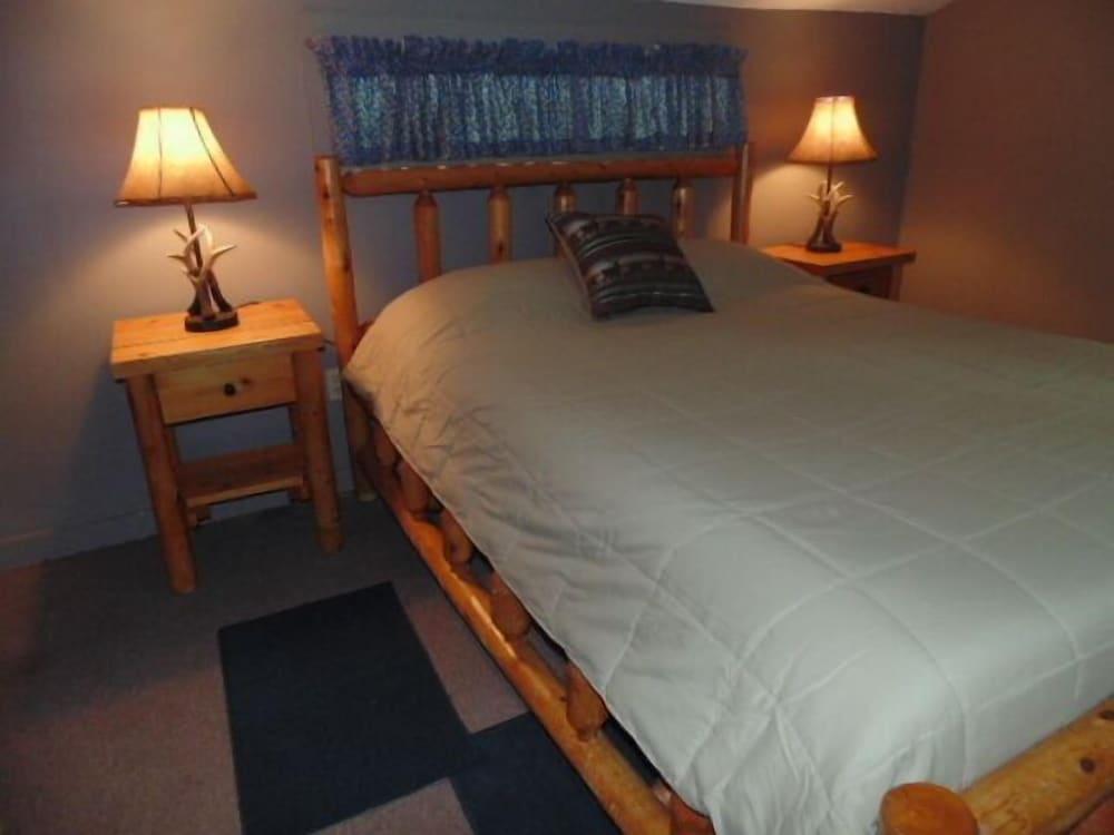 64 Parker Cross Road Pet Policy