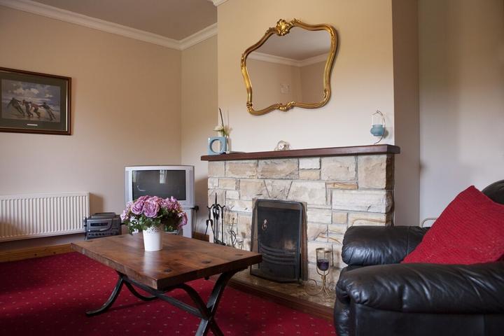 Pet Friendly Inviting 4-Bed House in Strokestown