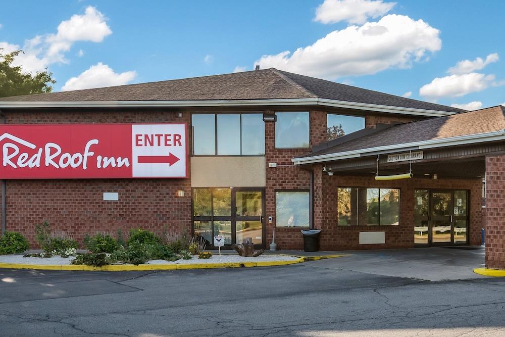 Pet Friendly Red Roof Inn Rochester Airport