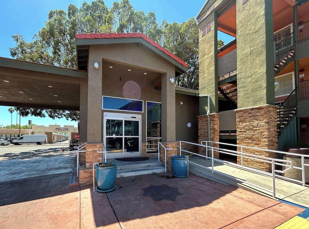 Pet Friendly Motel 6 Pasadena CA Old Town Pasadena Area