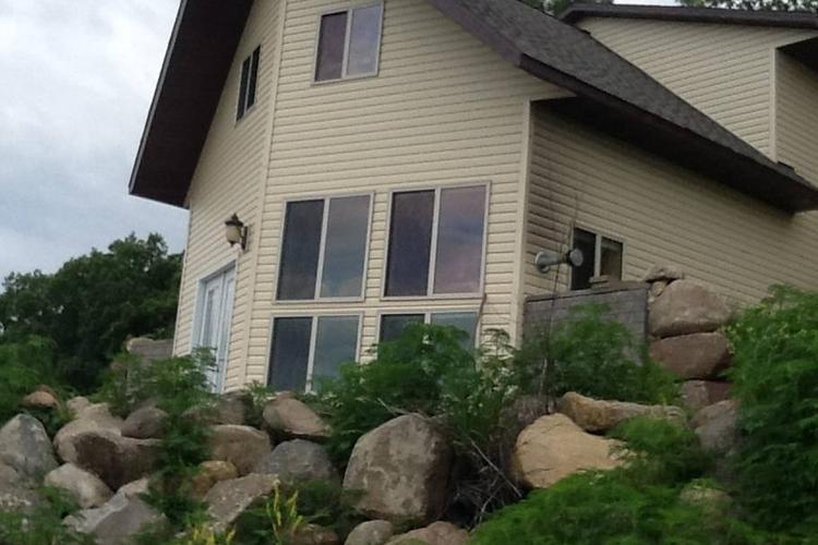 Pet Friendly Vacation Rentals in Emmetsburg, IA - BringFido