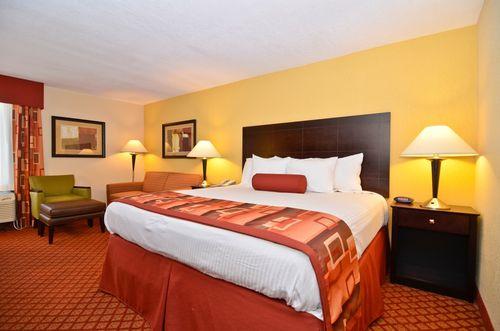 the groom room alton