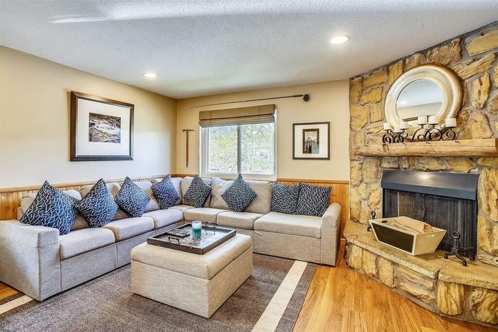 Pet Friendly 2BR House with View of Breckenridge Ski Resort