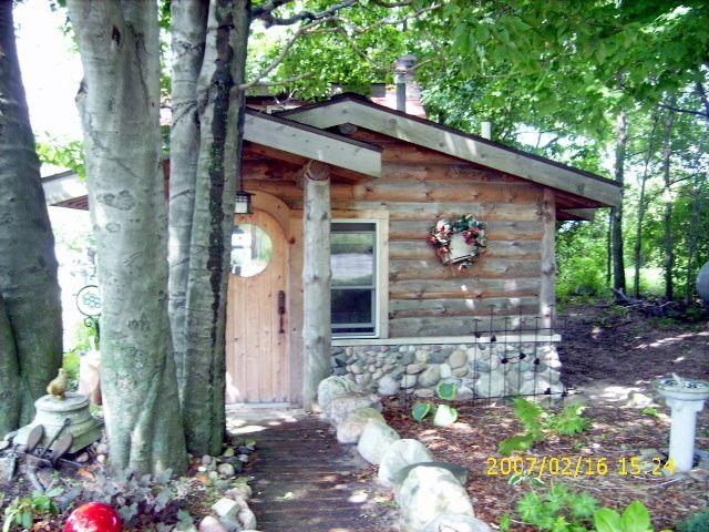 Lake Michigan Beach Cottage Pet Policy