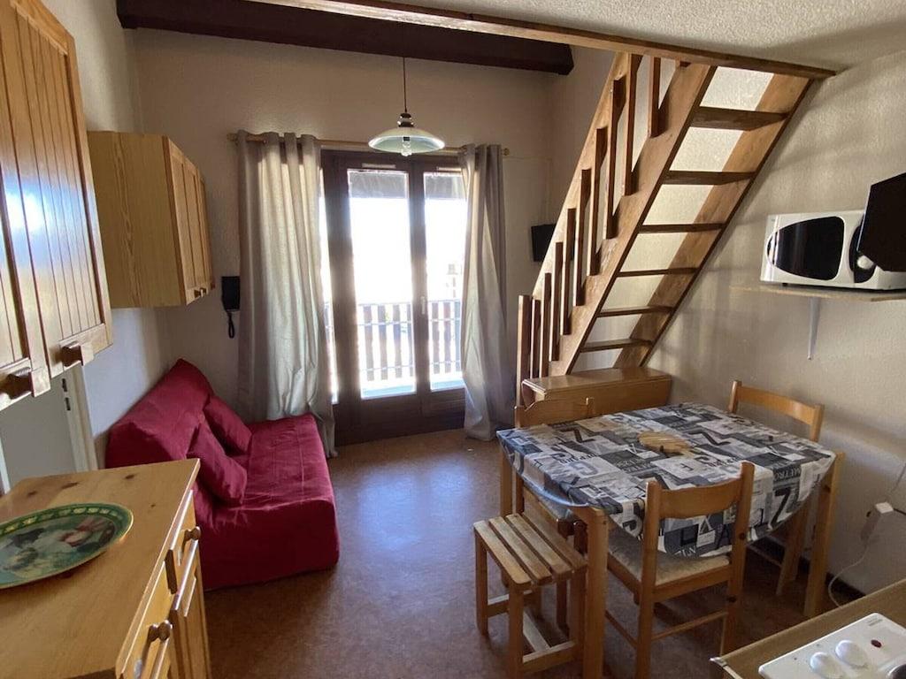 Pet Friendly Studio Flat Les Angles for 4 Persons