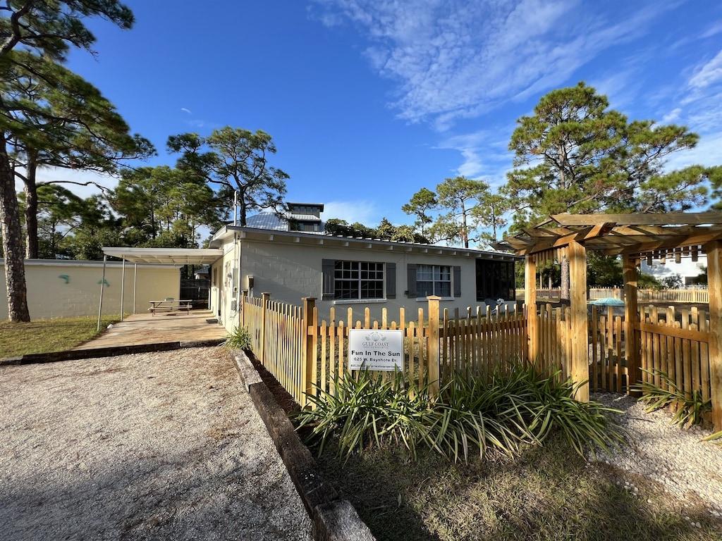 625 West Bayshore Pet Policy