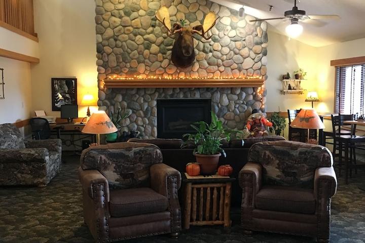 Pet Friendly Moose Lake Lodge & Suites