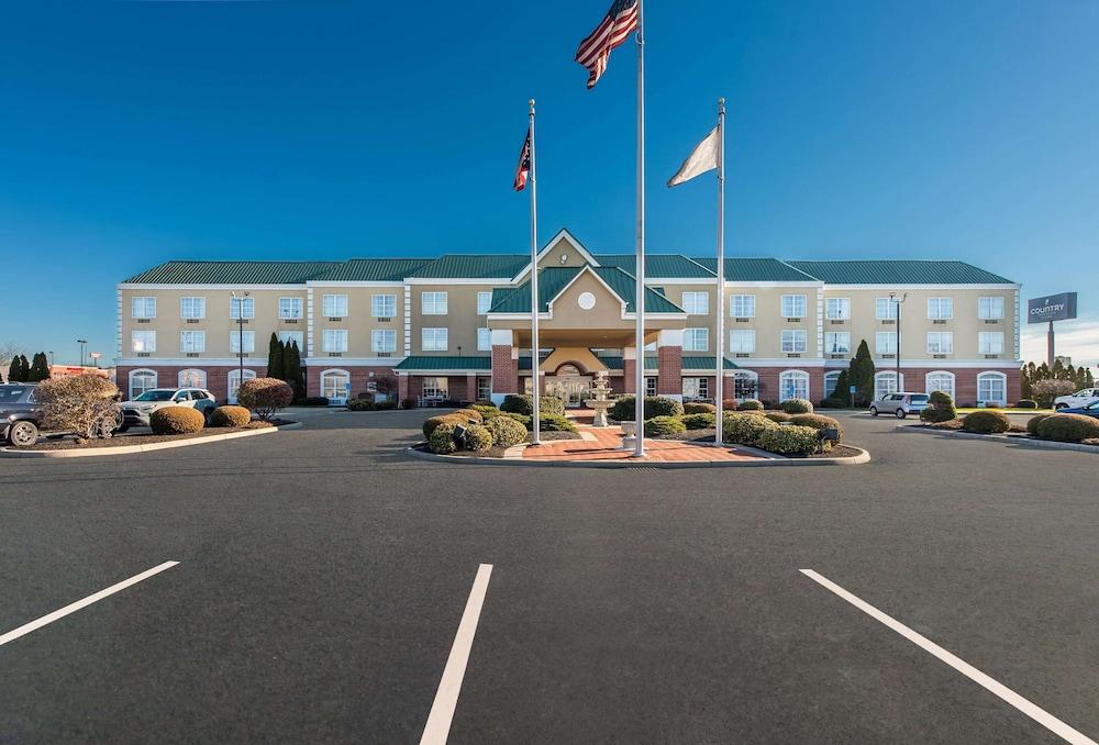 Pet Friendly Country Inn & Suites by Radisson Findlay OH