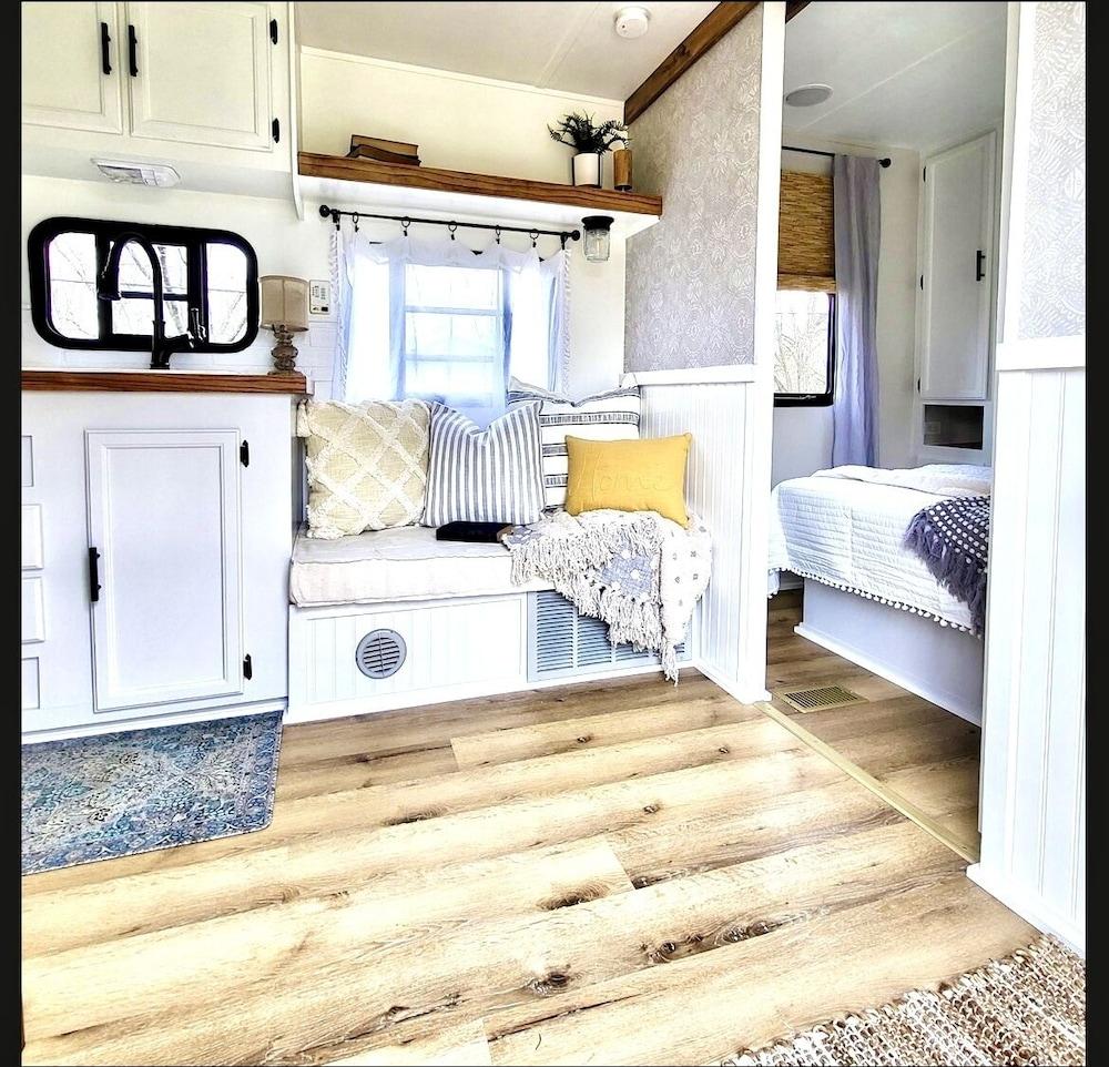 Leeds RV Park & Motel Pet Policy