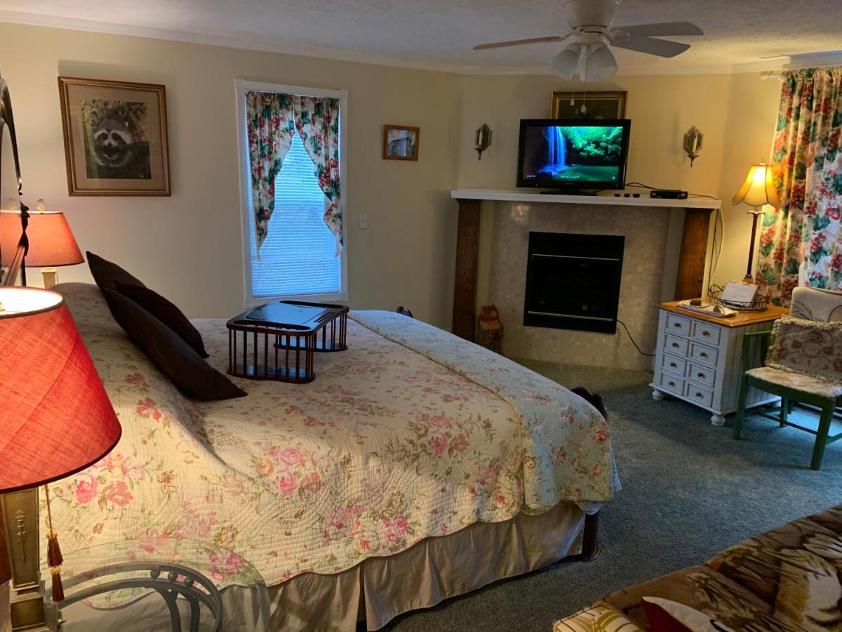 Pet Friendly Emerald Necklace Inn Bed and Breakfast