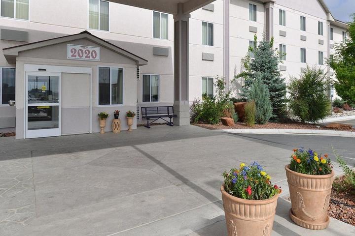Pet Friendly Comfort Inn and Suites