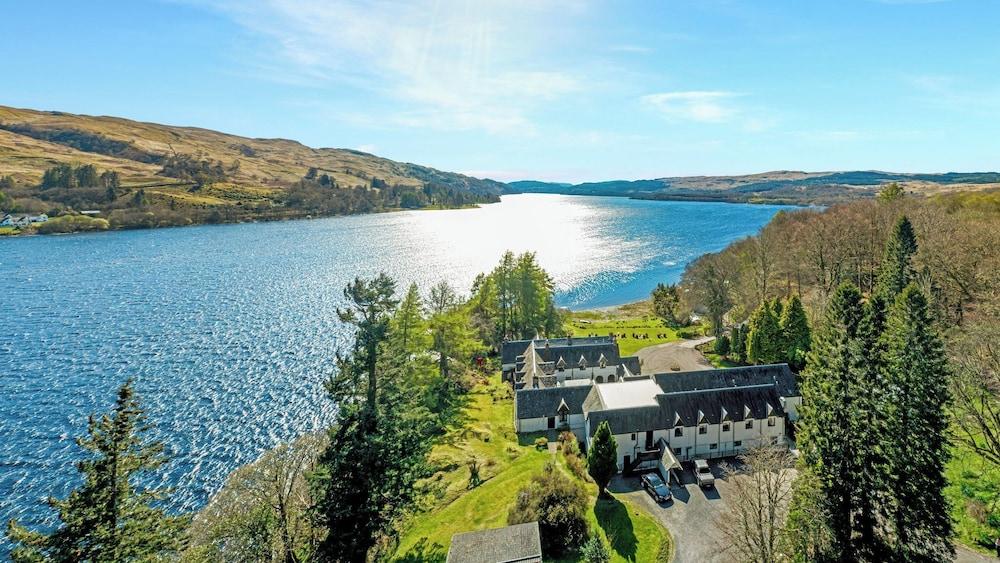 Pet Friendly Taychreggan Hotel